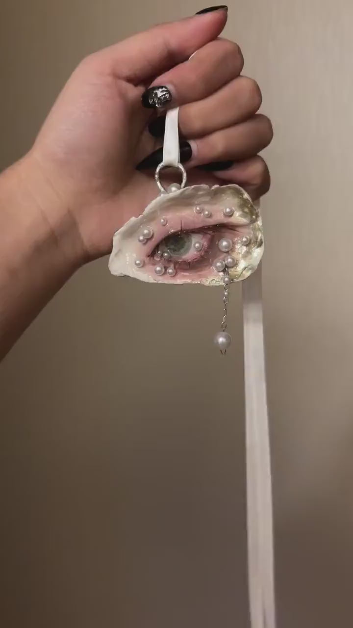 Gilded Oyster Eye — Choker or Brooch — product video