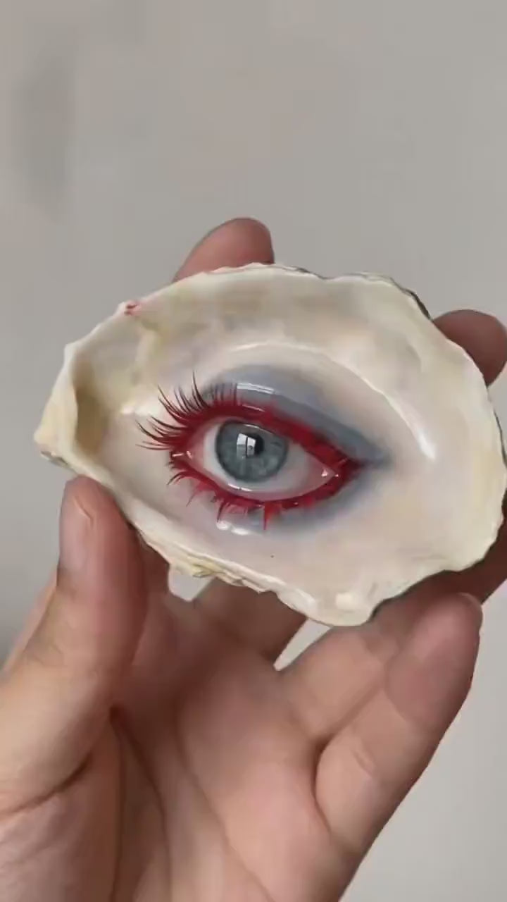 Red-Lash Oyster Eye — Choker, Brooch or Charm — product video